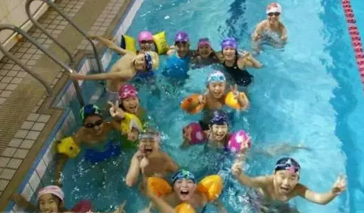 夏天防溺水不松懈，青岛市全民健身中心游泳学习刻不容缓2.png