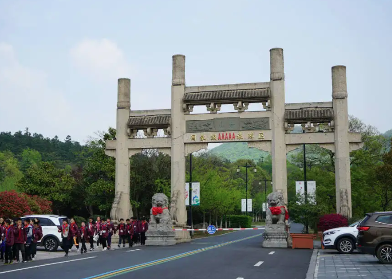 茅山风景区智慧语音导览上线支持多种语音切换.png