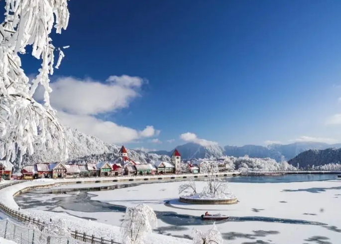 一日观四季，十里不同天”之美誉的西岭雪山智能地图导览上线了.png