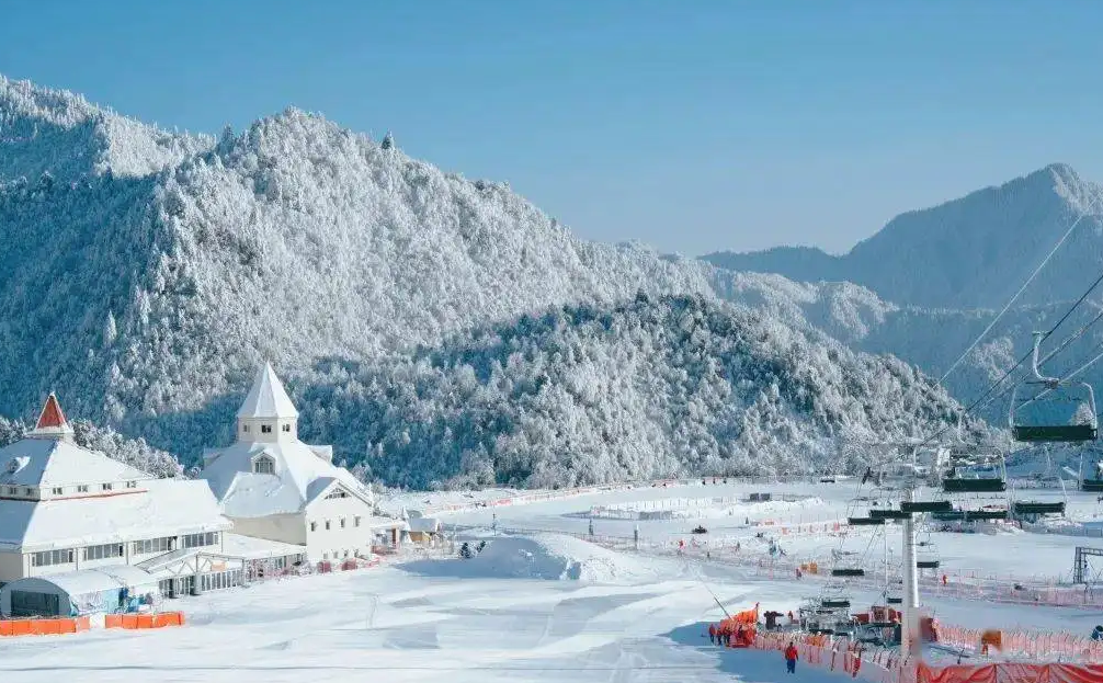 一日观四季，十里不同天”之美誉的西岭雪山智能地图导览上线了.png