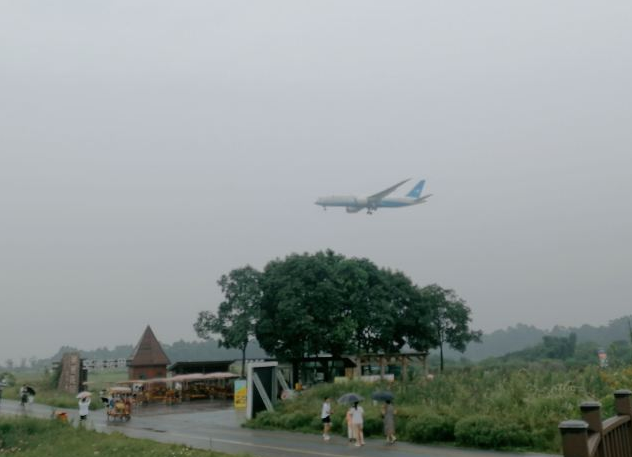 空港花田景区智能语音导览上线自由添加语音类型.png