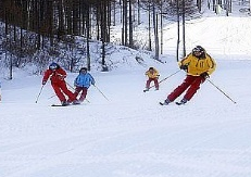 雪服，滑雪设备租赁票务管理系统.png