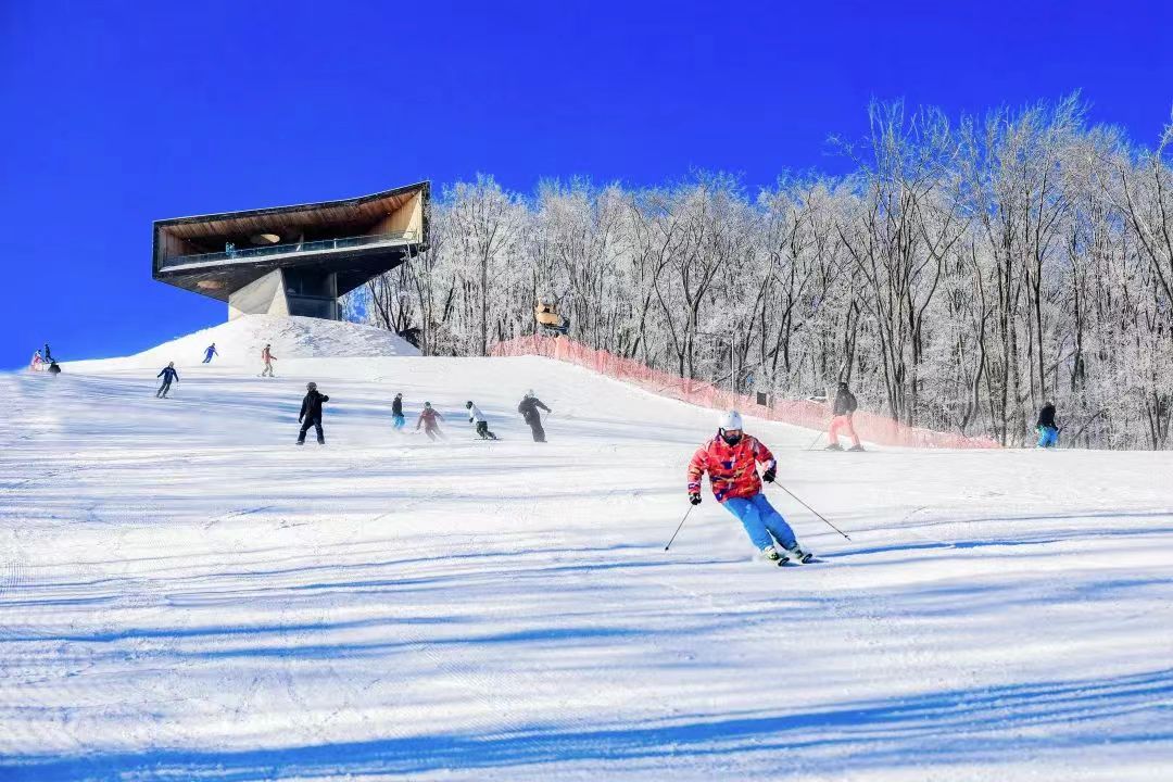 雪服，滑雪设备租赁票务管理系统解决方案.jpg