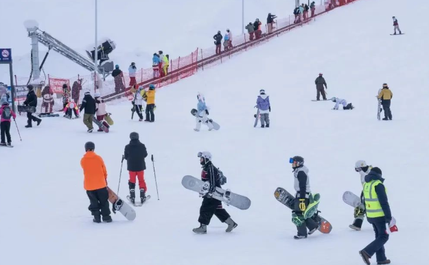 新疆阿勒泰滑雪场押金系统公司.png