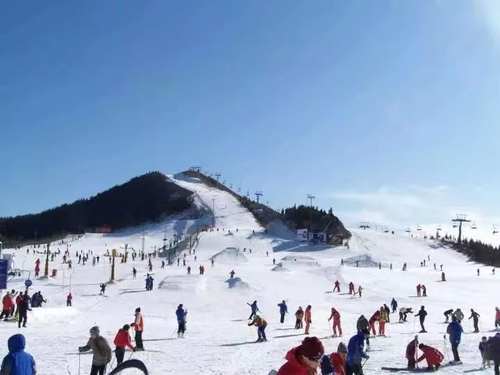 北京市顺义区莲花山滑雪场综合管理系统公司.jpg