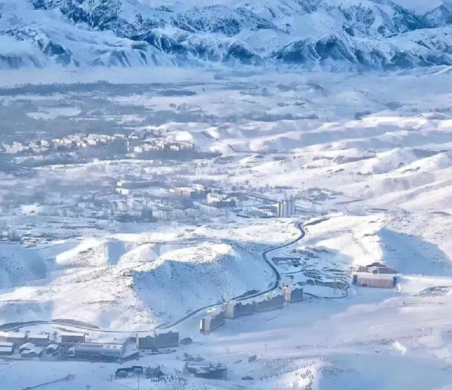 新疆可可托海滑雪场度假区手环一卡通功能.png