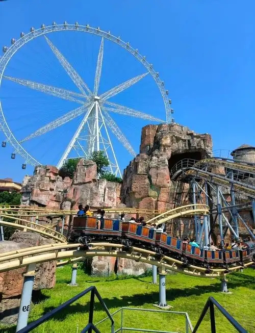 1772264118386084.jpg 欢乐谷2.webp.jpg