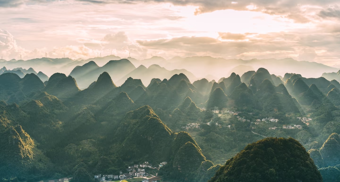 智绘峰林盛景｜小泥人定制贵州省万峰林智慧景区系统解决方案